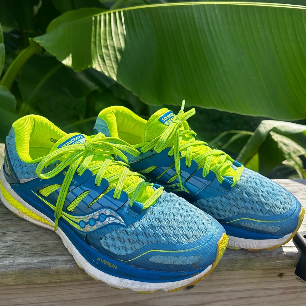 Saucony Women's Size 9.5 Triumph ISO 2 Blue Light Blue Citron Running S10290-4